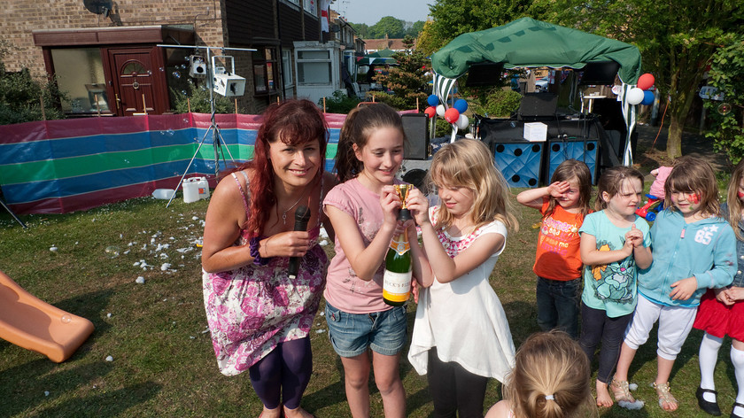 DGPX290411-060 
 Keywords: DGPX290411, Edmond Carr, Poets Estate, Royal Wedding, Street Party