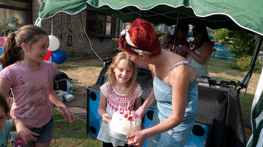 DGPX290411-070 
 Keywords: DGPX290411, Edmond Carr, Poets Estate, Royal Wedding, Street Party