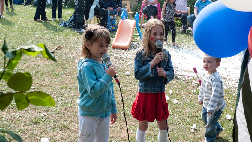 DGPX290411-042 
 Keywords: DGPX290411, Edmond Carr, Poets Estate, Royal Wedding, Street Party