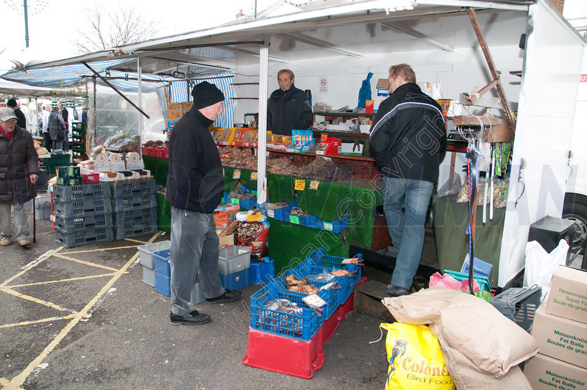 DGPX120104-006 
 Keywords: DGPX120104, Hennie Welman, IHW, Rayleigh Market, ian H Ward, photography