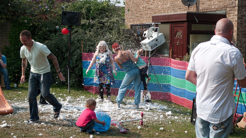 DGPX290411-045 
 Keywords: DGPX290411, Edmond Carr, Poets Estate, Royal Wedding, Street Party