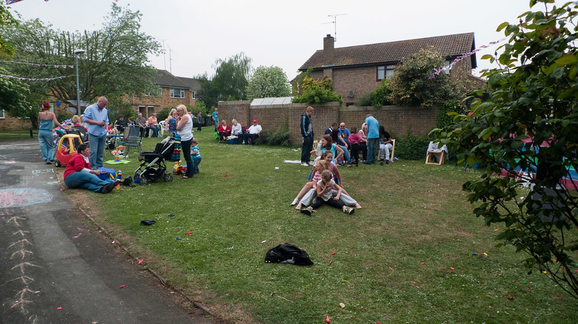 DGPX290411-017 
 Keywords: DGPX290411, Edmond Carr, Poets Estate, Royal Wedding, Street Party