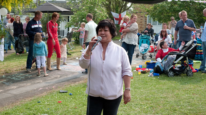 DGPX290411-036 
 Keywords: DGPX290411, Edmond Carr, Poets Estate, Royal Wedding, Street Party